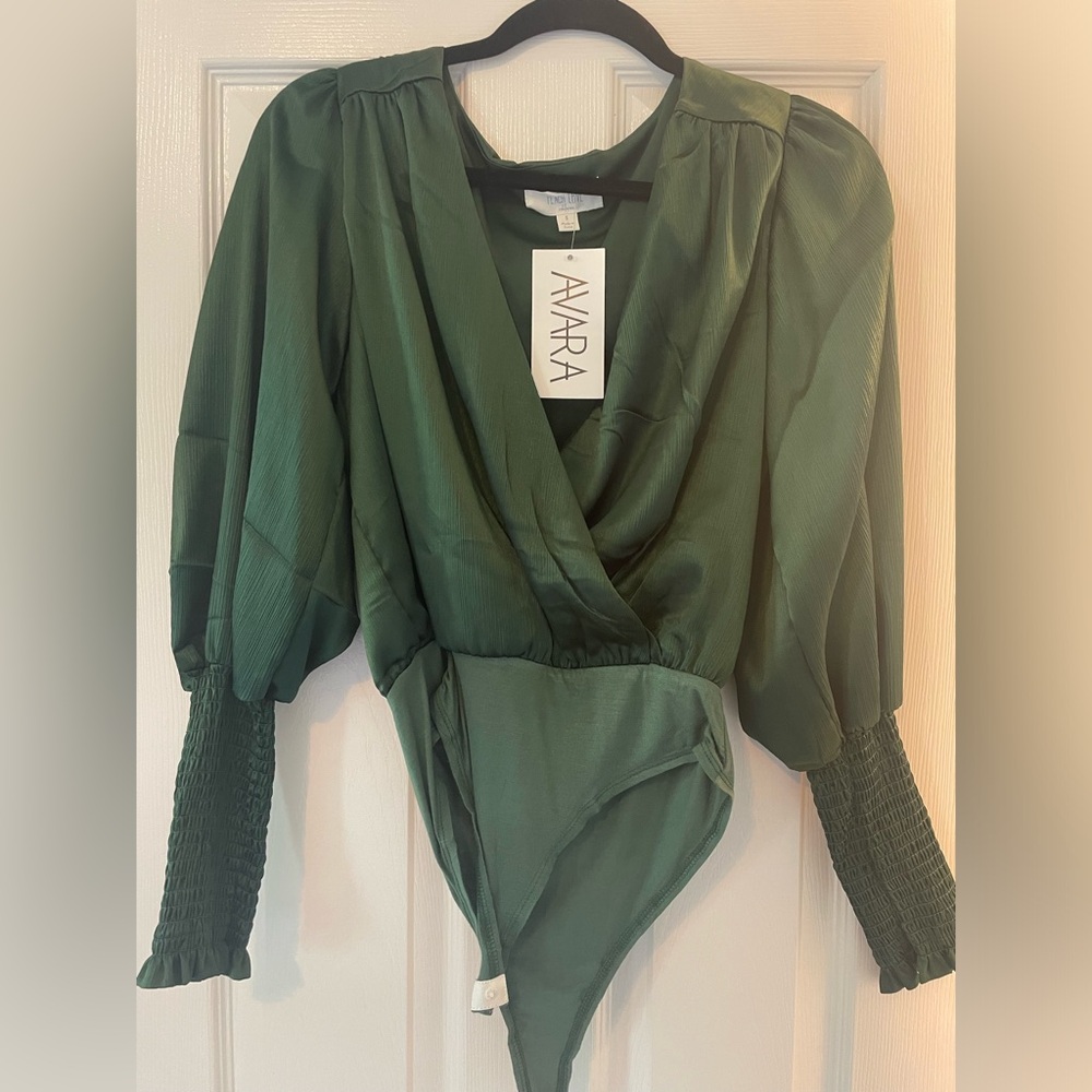 Peach Love NWT green body suit. Great for holidays